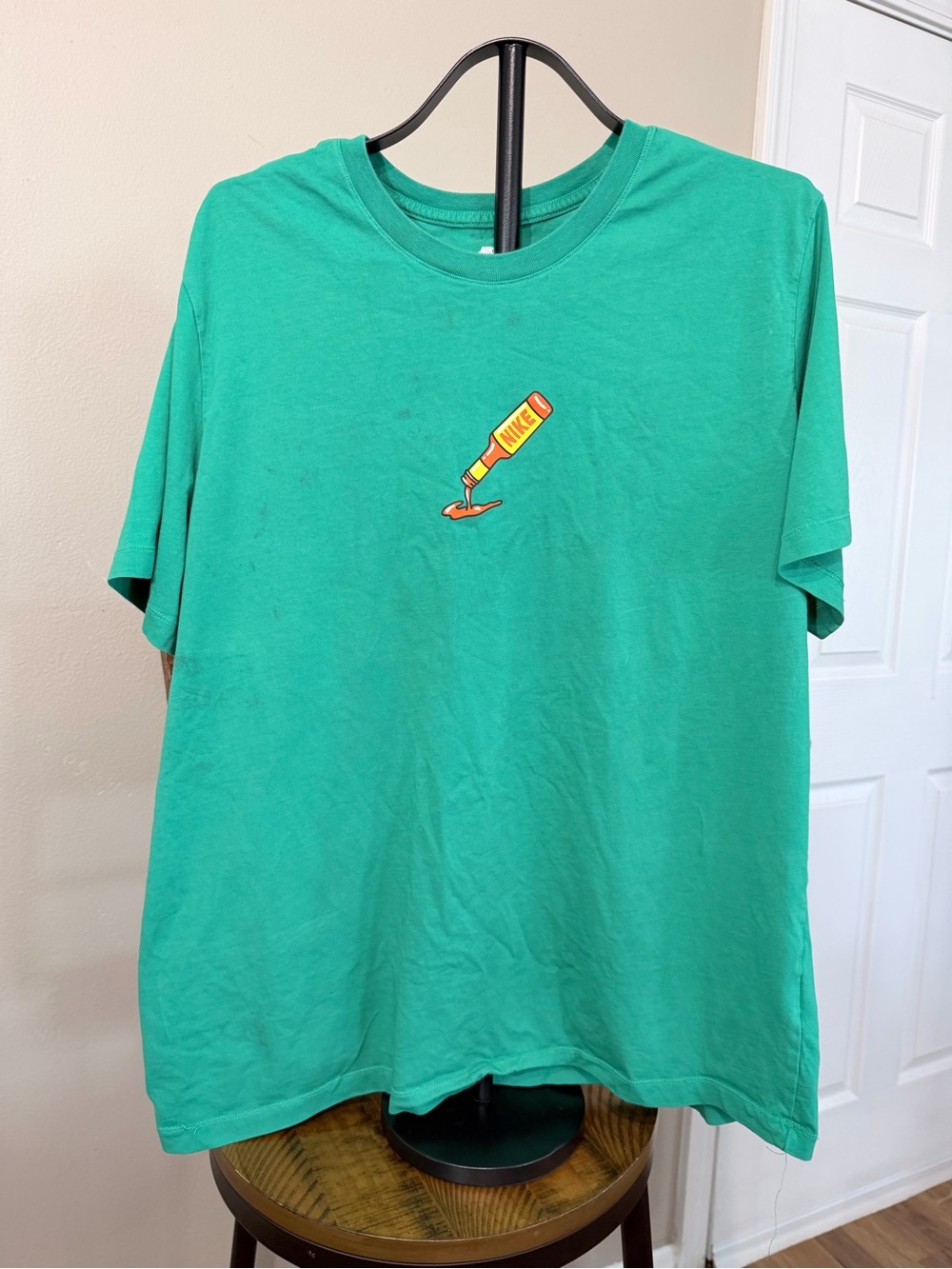 Nike Men's XL Green Sweet Heat Graphic Logo Crew Neck Short Sleeve T-Shirt
